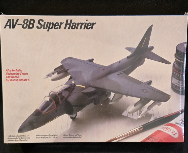 RESALE SHOP - Testors/Italeri AV-8B Super Harrier 1/72 Scale Aircraft Model Kit c1984 - PAER-110-688-NOB8046