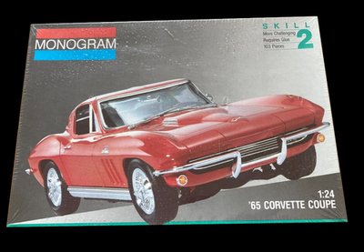 RESALE SHOP - Monogram '65 Corvette Coupe 1:24 Scale Model Kit c1991 - TERO-MGM-2925-U7781