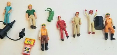RESALE SHOP - Lot of 10 Fisher Price Adventure People Accessories Road Crew, Gas Pump - JAKE-ADVENTUREPEOPLE-U5006