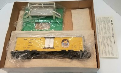 RESALE SHOP - Lionel 6-19810 O Gauge Bosco Products Operating Milk Car - RIOR-6-19810-LN4968
