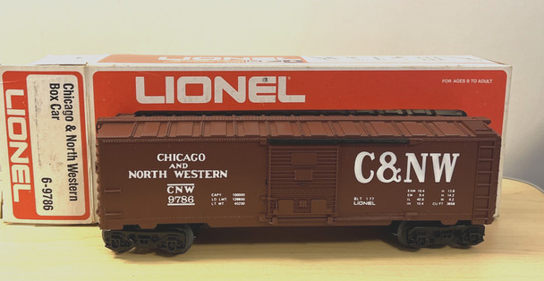 RESALE SHOP - Lionel Chicago And Northwestern Box Car #6-9786 O Scale - RIOR-6-9786-NOB4825