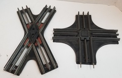 RESALE SHOP - Lionel O Scale Lot of 2 90 Degree and 30 Degree Crossings - RIOR-OGAUGECROSSING-U4946