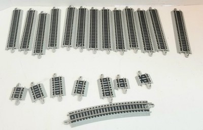RESALE SHOP - Lot of Bachmann N Scale EZ Track Straights (13) 5" (2) 3" (5) 1-2" Small - DIKN-EZLOT3-LN5512