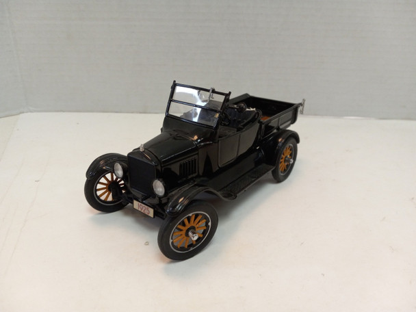 RESALE SHOP - Danbury Mint 1/24 Ford Model T Runabout Ok Condition - PAER-DB1-U5885