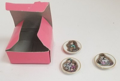 RESALE SHOP - VTG Hummel Plates For Dollhouse Miniatures #4092 - STORE-HUMMEL-NOB6011