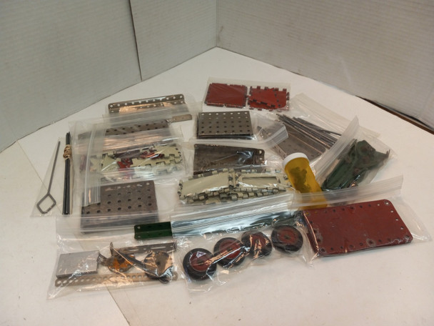 RESALE SHOP - VTG Lot Of Meccano/ Metal Constriction Toy Parts- Pre-owned, Many Parts! - WINO-MEC1-U6097