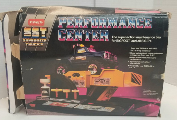 RESALE SHOP - PLAYSKOOL SST Performance Center Maintenance Bay For Big Foot And SST's - TERO-PLAYPERFORM-U5178