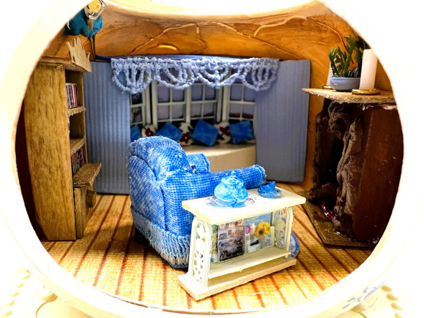 RESALE SHOP - Artisan- made 1:48 Women's Bedroom Scene in a Lighted Beige/Blue Teapot (READ) - BABE-TEAPOT-NOB7157