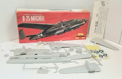 RESALE SHOP - Aurora N. American B-25 Mitchell 1/48 373 - BOBR-AU373-LN7130