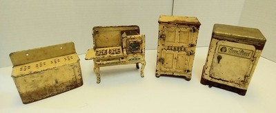 RESALE SHOP - VERY VTG 1:12 Metal Kitchen Set SEE DESC - CIMA-100-U7238