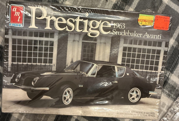 OakridgeStores.com | RESALE SHOP - AMT 1:25 1963 Prestige Series Studebaker Avanti 6872 - BREV-6872-NS8162 CNSG036881068723