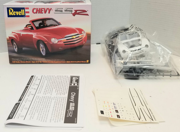 OakridgeStores.com | RESALE SHOP - Revell 1/25 CHEVY SSR #85-7691 From 2003 Skill 2 - BREV-85-7691-NOB8022