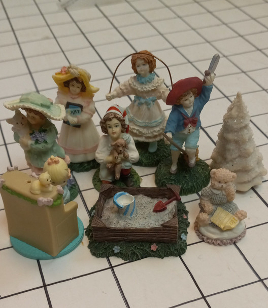 OakridgeStores.com | RESALE SHOP - Unbranded All Scales Figurine Bundle Set- most average 2" high - BOST-FIG-LN7520