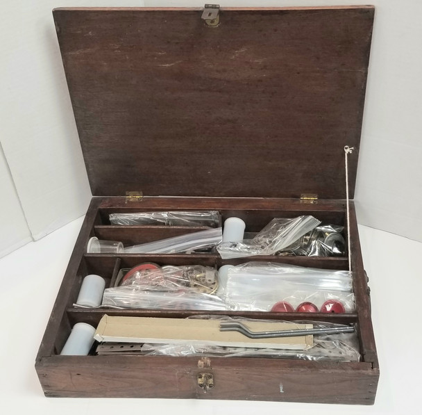 OakridgeStores.com | RESALE SHOP - Meccano Vintage Rare Erectors Set Parts, Wheels, Rods. Please Look at photos - PAER-MECCANO-U8634