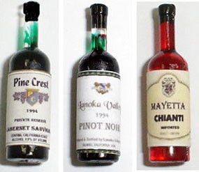 HUDSON RIVER - 1 Inch Scale Dollhouse Miniature - Wine Set Number 3 Cabernet Pino Noir Chianti (HR53951)