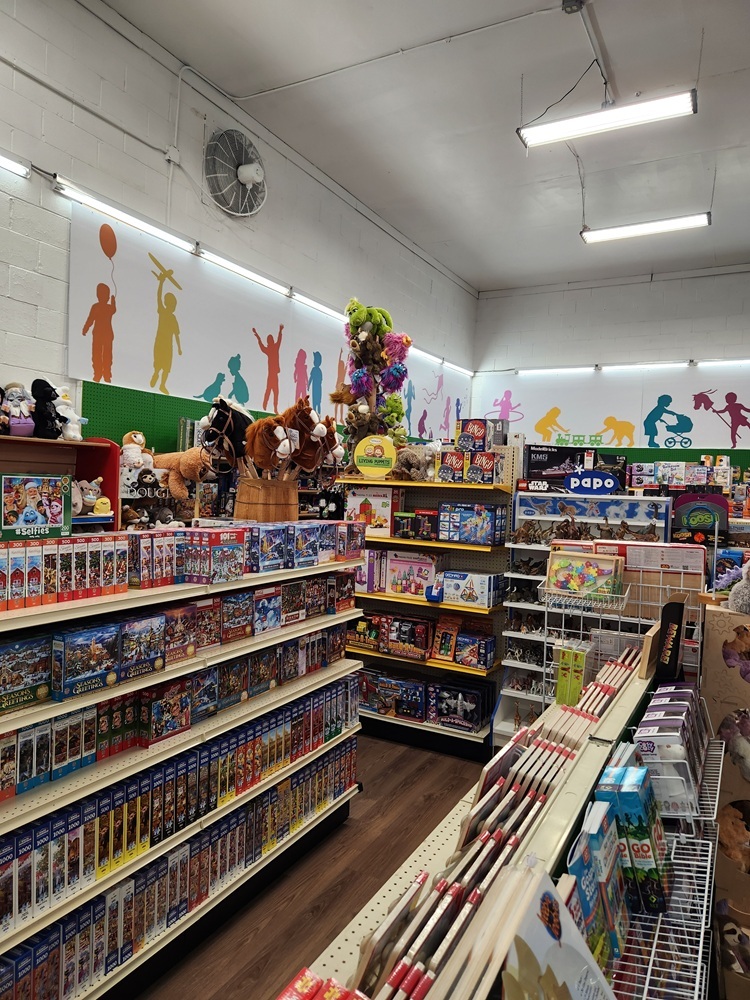 Oakridge Toy Store Holiday Store entrance (reduced) 20251126_095624