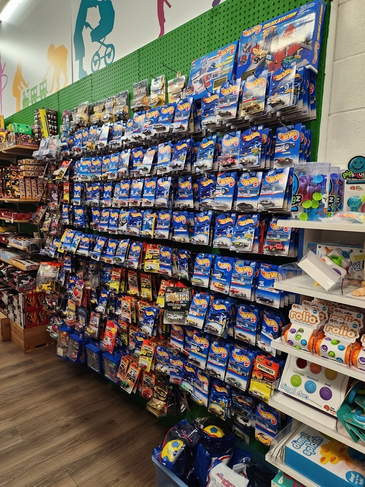 Oakridge Toy Store Holiday Store pretend-play, baby toys, trucks and hotwheels diecast collectibles (reduced) 20251126_100000 Oakridge Toy Store Holiday Store pretend-play, baby toys, trucks and hotwheels diecast collectibles (reduced) 20251126_100000
