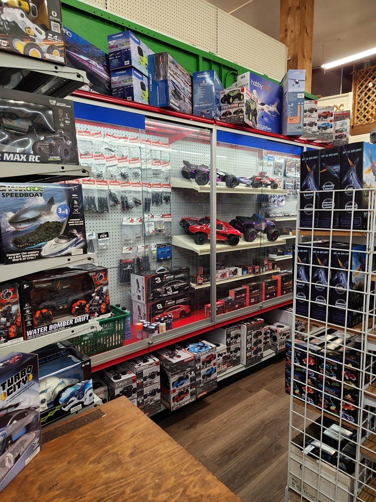 Oakridge Toy Store Holiday Store RC (reduced) 20251126_095718 Oakridge Toy Store Holiday Store RC (reduced) 20251126_095718