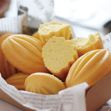 Rugby Ball Cake Pan - 12 Cup