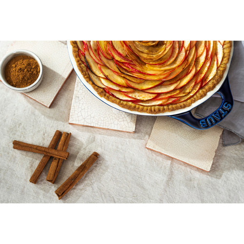 Staub Round Pie Dish Dark Blue 24cm