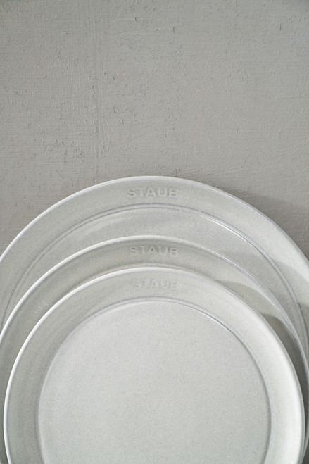 Staub Ceramic Flat Plate 22cm White Truffle - 1pc Staub Ceramic Flat Plate 22cm White Truffle - 1pc