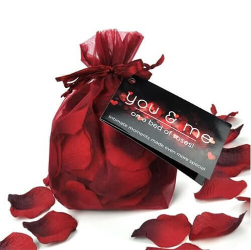 Bed of Roses (100 Petals) - Romantic Gift