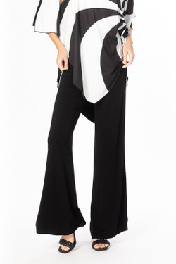 Front of the Infinity Palazzo Pants from Kokomo in the colors black and white