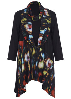 Front of the Josephina Tunic from Kozan in the "Tie-Dye" print