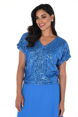 Front of the Sequins Knit Top from Frank Lyman in the color turquoise