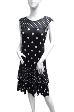 Front of the Polka-Dot Sleeveless Dress from Tango Mango style D9470 in the colors black and white