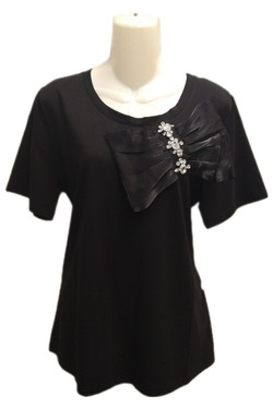 Front of the Bling Bow T-Shirt from AZI Jeans style Z12781 in the color black