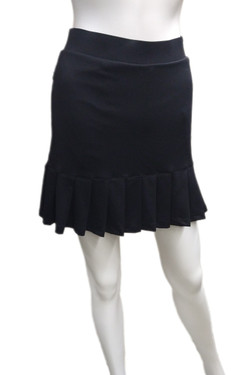 Front of the Flounce Hem Skort style SPX3160S from Lulu B in the color black