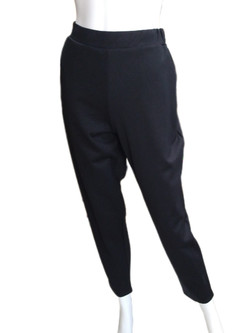 Front of the Darla Pants from Kozan in the color Ebony