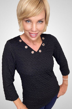 Front of the V-Neck Grommet Top style H2504BLK from Ethyl in the color black