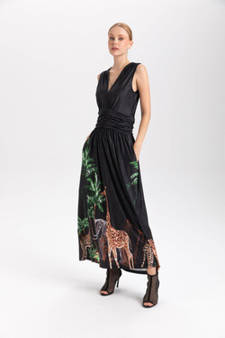 Front of the Jungle Print Maxi Dress style 425-15745 from Isle in the multicolor print