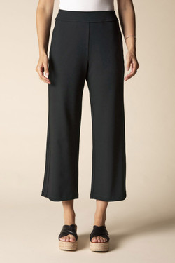 Front of the Brooklyn Cropped Pants style 55967 from Habitat in the color black