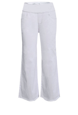 Front of the Cropped Wide Leg Capris style P601WHB from Ethyl in the color white