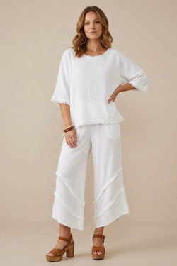 Front of the Crop Frey Wide Leg Pants style 3009 from Look Mode in the color white