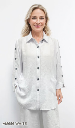 Front of the Button-Up Blouse with Pockets style AM656 from Creation in the color white