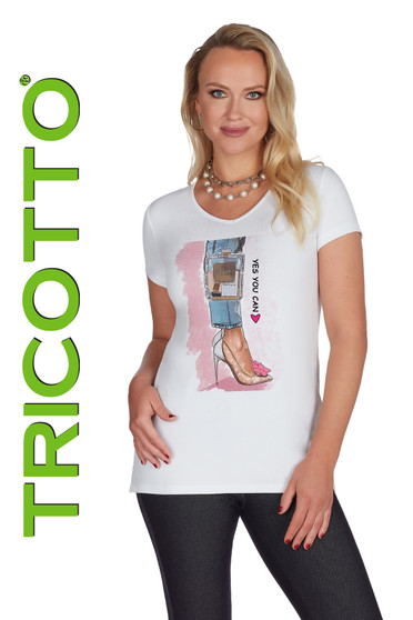 Model wearing the Bling Heels T-Shirt from Tricotto in the color white