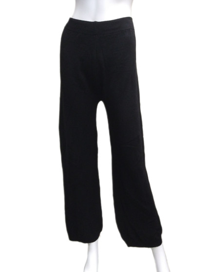 Front of the Knit Cuff Pants from Look Mode in the color black