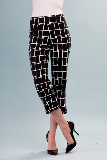 Front of the Square Print Cropped Pants from Insight in the black and white print