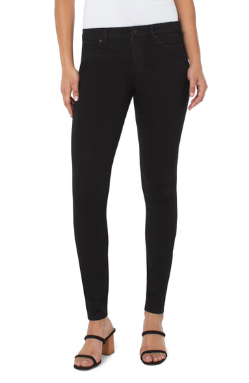 Front of the Abby Skinny Jeans style LM2000F62 from Liverpool Jeans in the color black