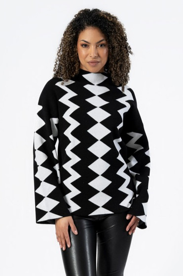 Front of the Zig-Zag Wide Sleeve Sweater style 253A11 from Funsport in the colors black and white