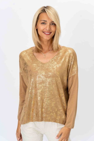 Front of the V-Neck Gold Shimmer Top style 82839 from Look Mode in the color camel