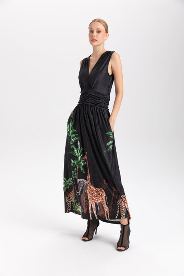 Front of the Jungle Print Maxi Dress style 425-15745 from Isle in the multicolor print
