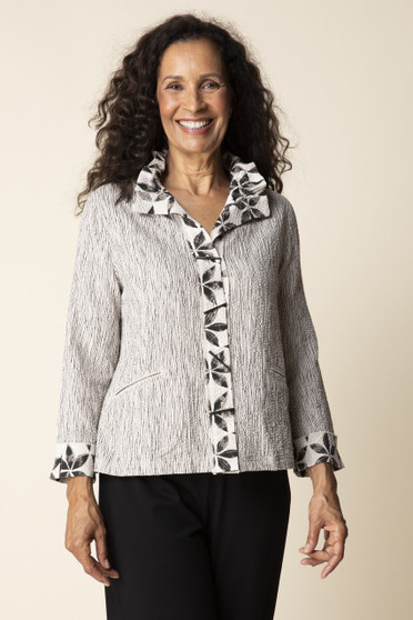 Front of the Crinkle Crepe Floral Mix Luna Jacket style 21648 from Habitat in the Willow print