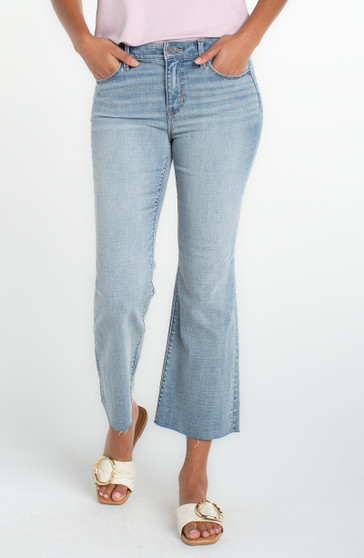 Front of the Hannah Crop Flare With Cut Hem style LM7711CH1 from Liverpool Jeans in the color temescal