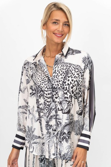 Front of the Print Satin Cheetah Shirt style 1001 from Look Mode in the color black