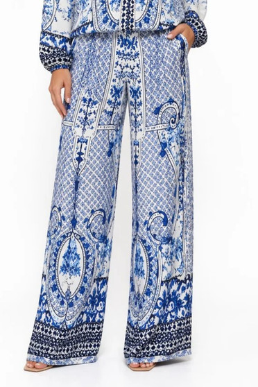 Front of the Serenity Lily Pants style SERE-PT-01 from Kokomo in the colors blue and white